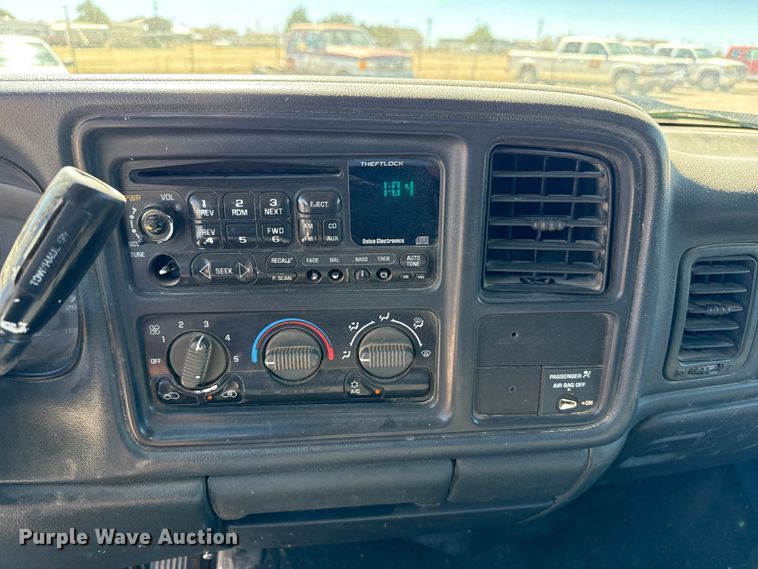 image for item DZ5331 2001 Chevrolet Silverado 2500HD Ext. Cab pickup truck