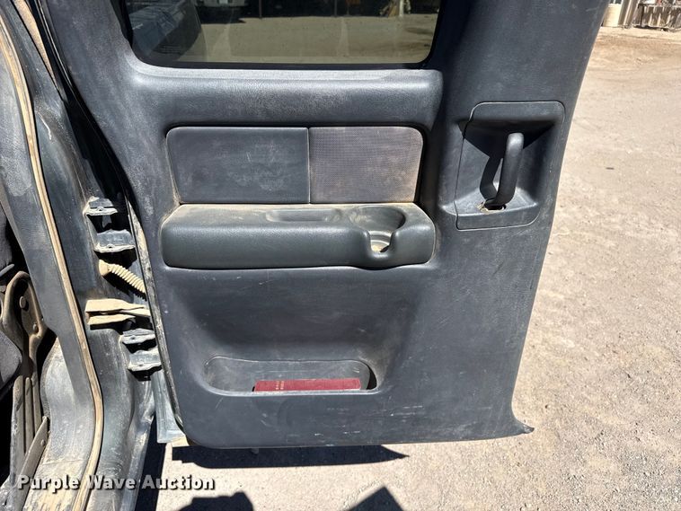 image for item DZ5331 2001 Chevrolet Silverado 2500HD Ext. Cab pickup truck