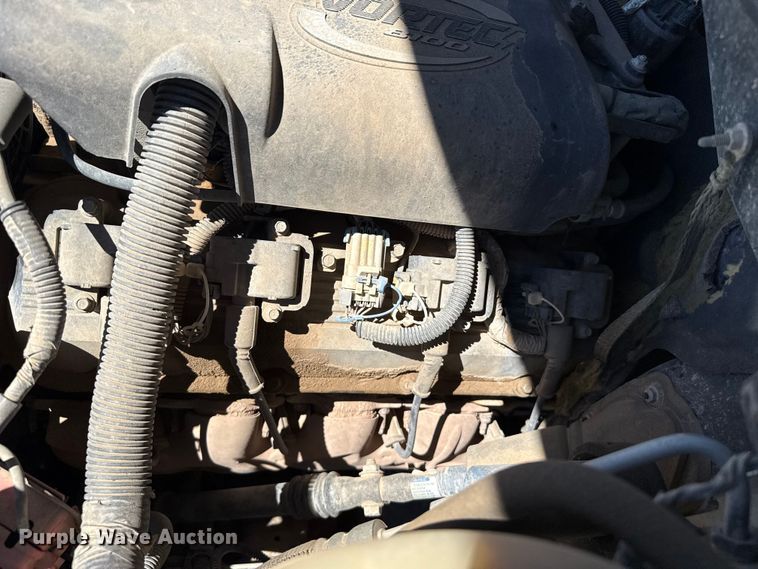image for item DZ5331 2001 Chevrolet Silverado 2500HD Ext. Cab pickup truck