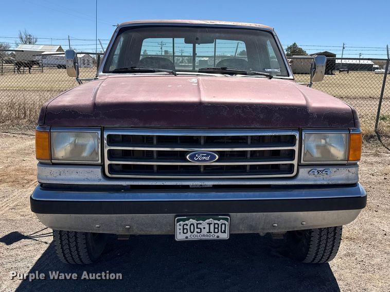 image for item DZ5332 1991 Ford F250 Ext. Cab pickup truck cab and chassis