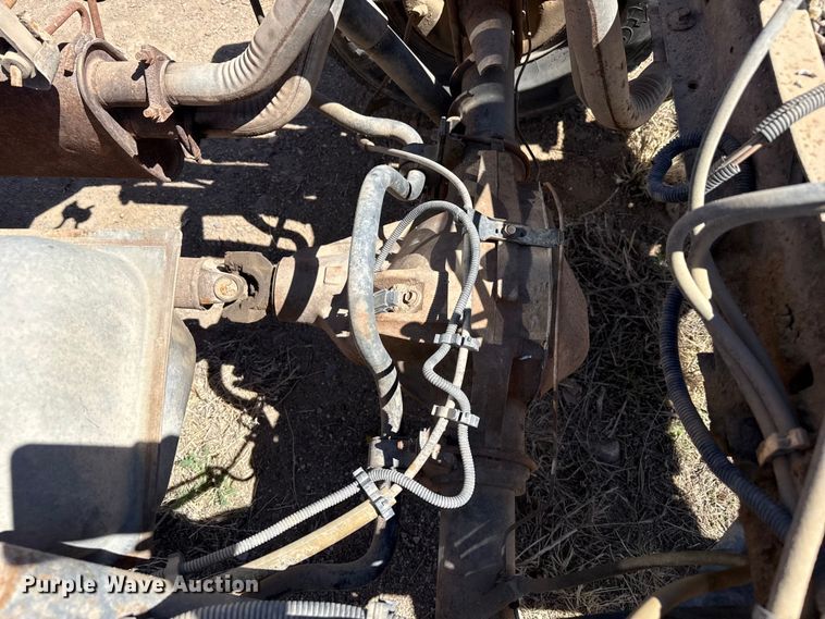 image for item DZ5332 1991 Ford F250 Ext. Cab pickup truck cab and chassis