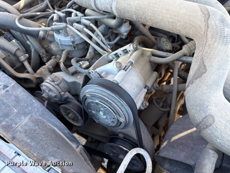 image for item DZ5332 1991 Ford F250 Ext. Cab pickup truck cab and chassis