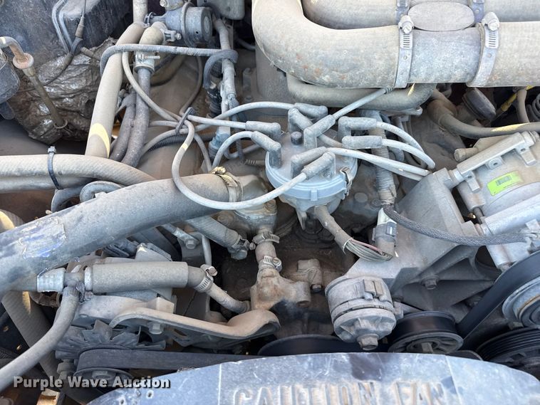 image for item DZ5332 1991 Ford F250 Ext. Cab pickup truck cab and chassis