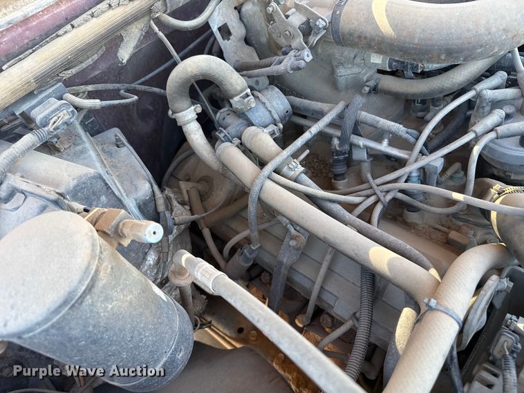 image for item DZ5332 1991 Ford F250 Ext. Cab pickup truck cab and chassis