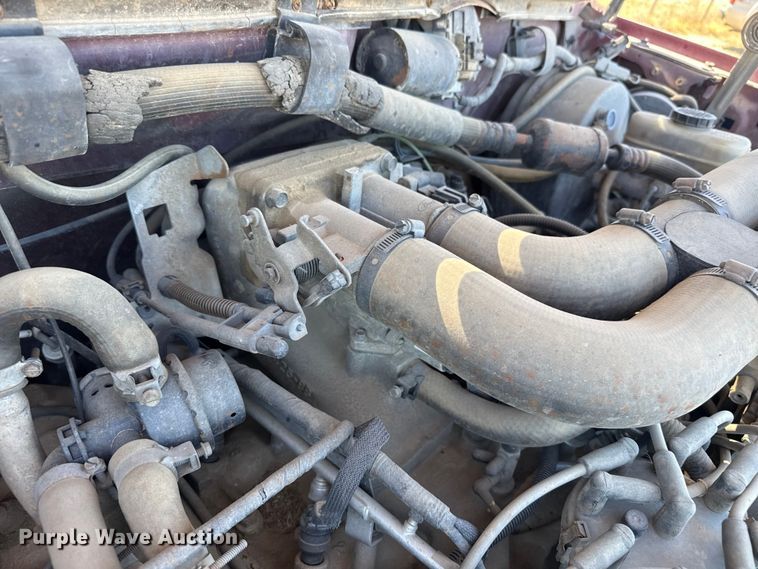 image for item DZ5332 1991 Ford F250 Ext. Cab pickup truck cab and chassis