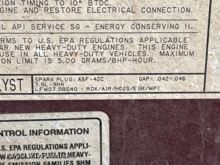 image for item DZ5332 1991 Ford F250 Ext. Cab pickup truck cab and chassis