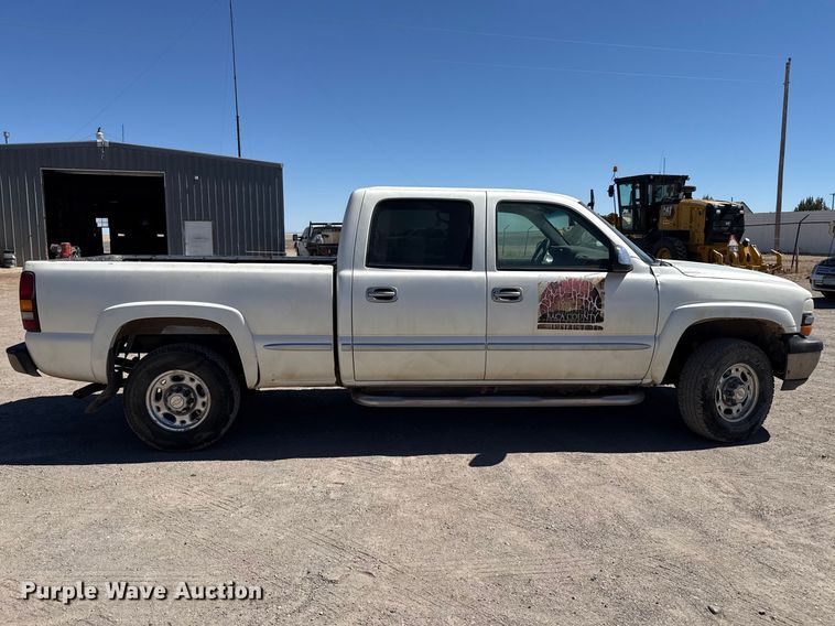 image for item DZ5333 2002 Chevrolet Silverado 1500 Crew Cab pickup truck