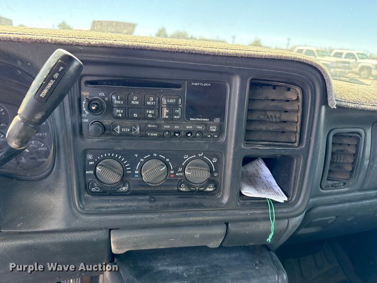 image for item DZ5333 2002 Chevrolet Silverado 1500 Crew Cab pickup truck