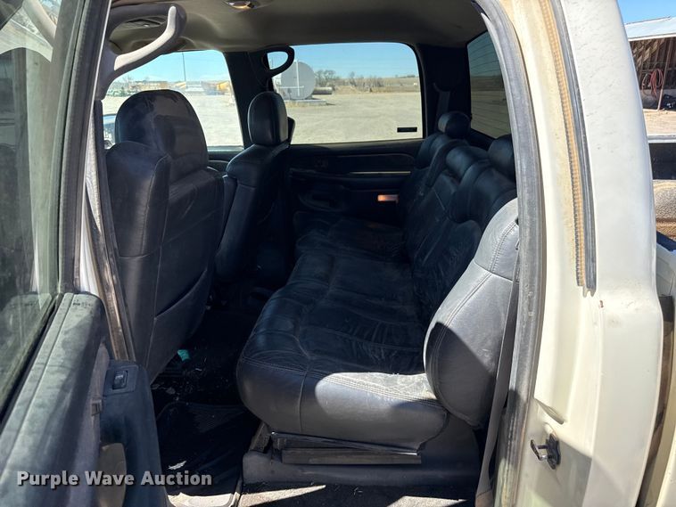 image for item DZ5333 2002 Chevrolet Silverado 1500 Crew Cab pickup truck