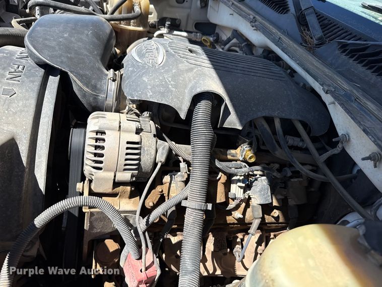 image for item DZ5333 2002 Chevrolet Silverado 1500 Crew Cab pickup truck