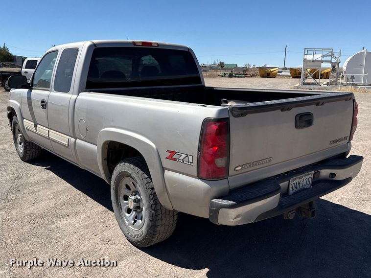 image for item DZ5334 2005 Chevrolet Silverado 1500 Ext. Cab pickup truck