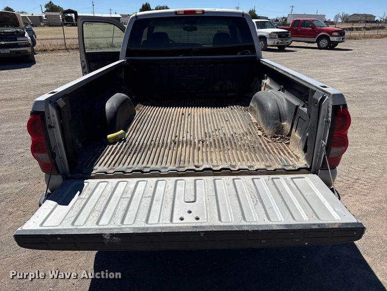 image for item DZ5334 2005 Chevrolet Silverado 1500 Ext. Cab pickup truck