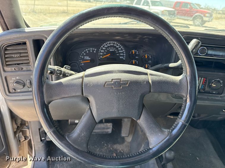image for item DZ5334 2005 Chevrolet Silverado 1500 Ext. Cab pickup truck