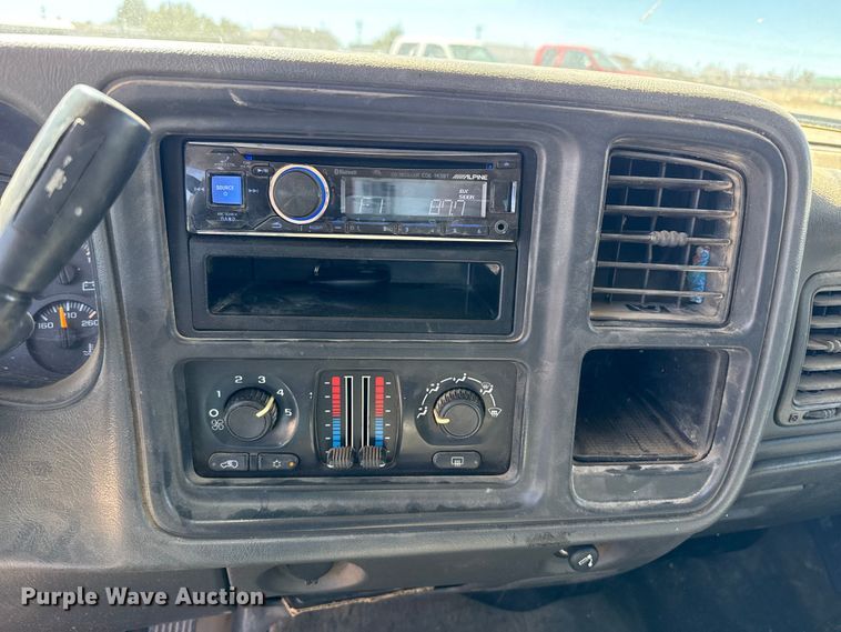 image for item DZ5334 2005 Chevrolet Silverado 1500 Ext. Cab pickup truck