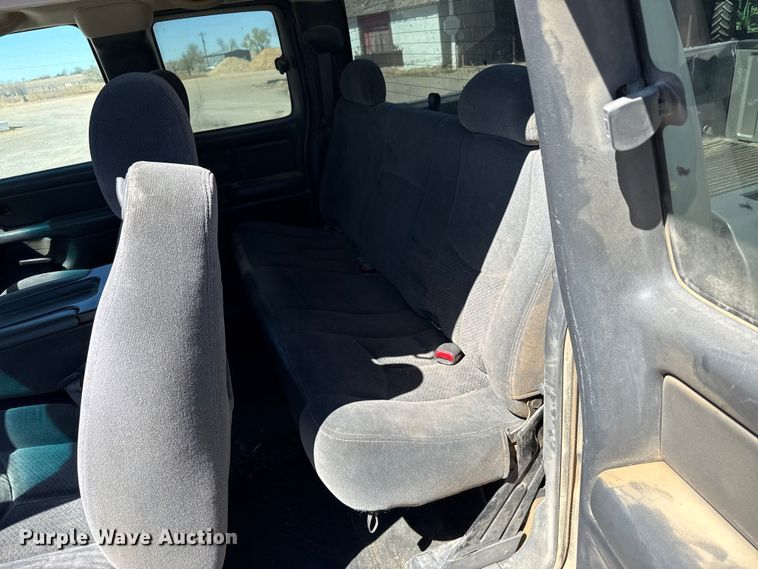 image for item DZ5334 2005 Chevrolet Silverado 1500 Ext. Cab pickup truck