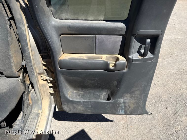 image for item DZ5334 2005 Chevrolet Silverado 1500 Ext. Cab pickup truck
