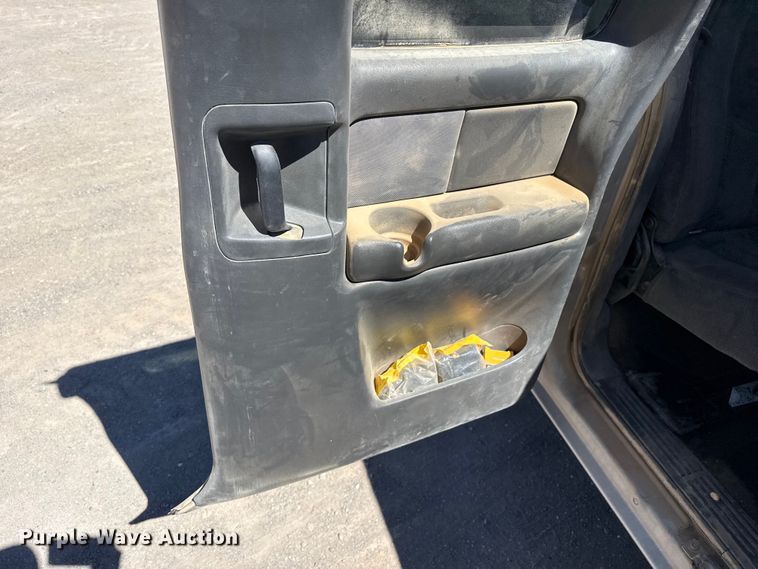 image for item DZ5334 2005 Chevrolet Silverado 1500 Ext. Cab pickup truck