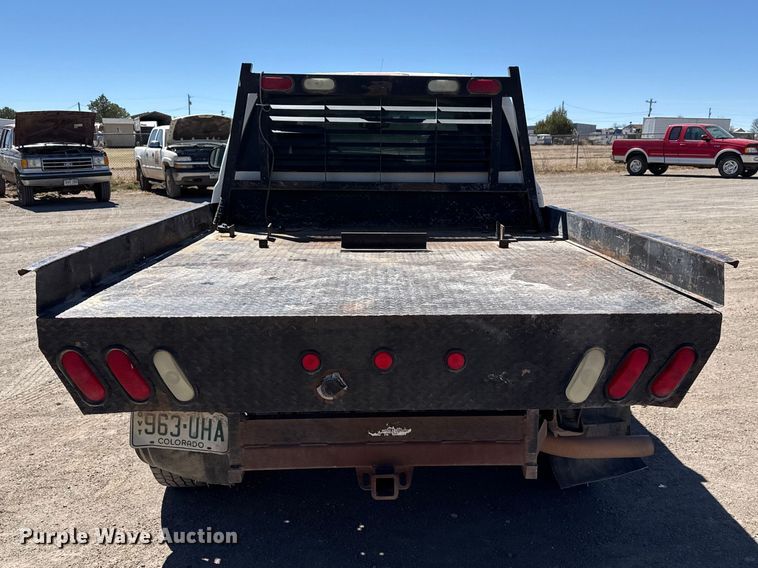 image for item DZ5335 2004 GMC Sierra 2500 Crew Cab pickup truck cab and chassis