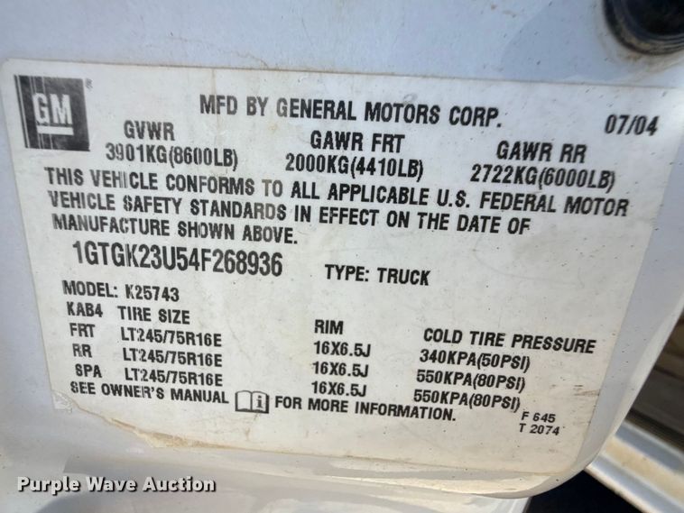 image for item DZ5335 2004 GMC Sierra 2500 Crew Cab pickup truck cab and chassis