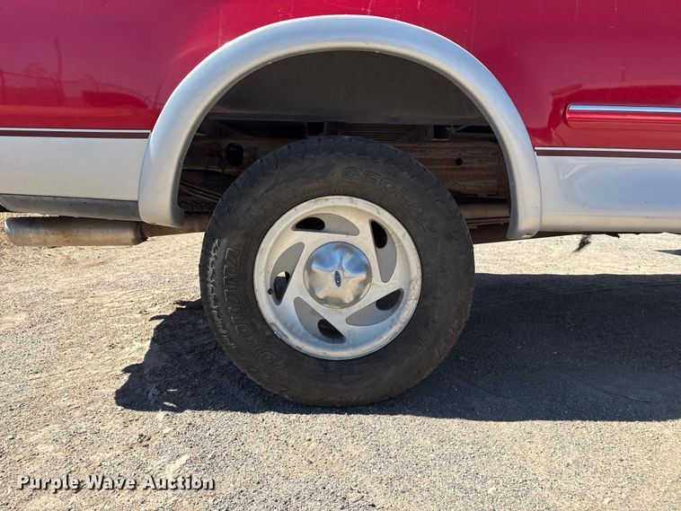 image for item DZ5336 1997 Ford F150 Ext. Cab pickup truck