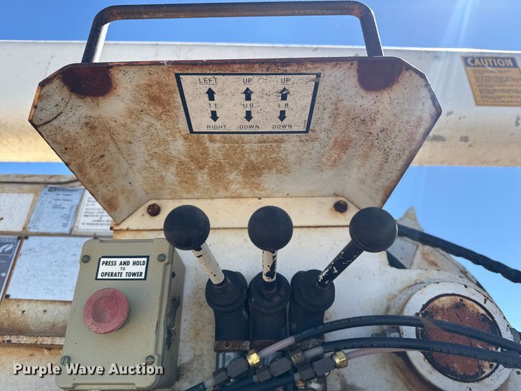 image for item DZ5337 1991 GMC TopKick C6500 forestry bucket truck