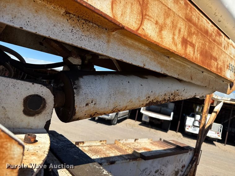 image for item DZ5337 1991 GMC TopKick C6500 forestry bucket truck