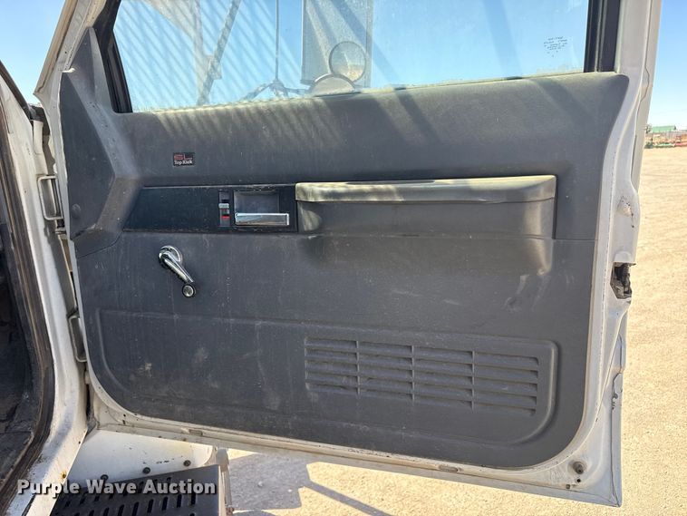 image for item DZ5337 1991 GMC TopKick C6500 forestry bucket truck