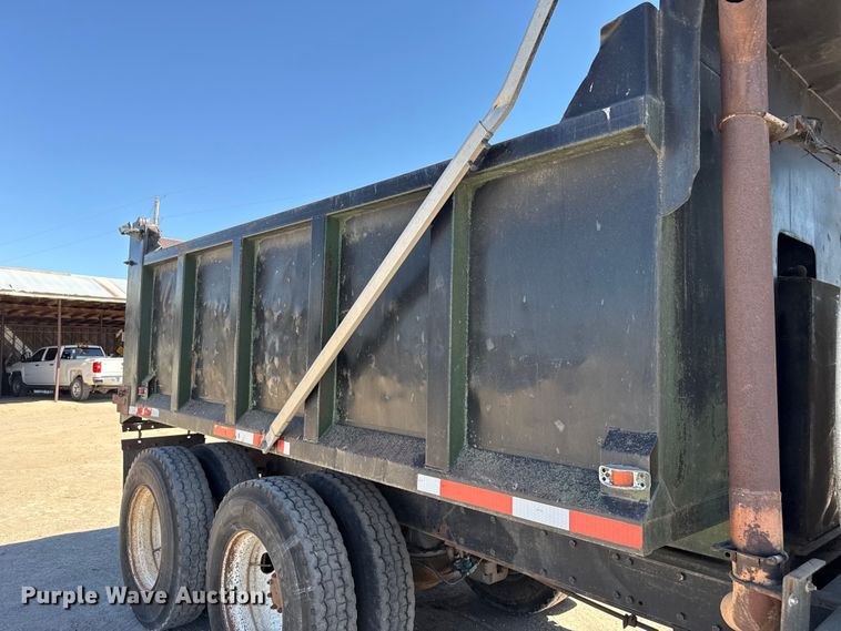 image for item DZ5338 1981 Mack R686ST dump truck