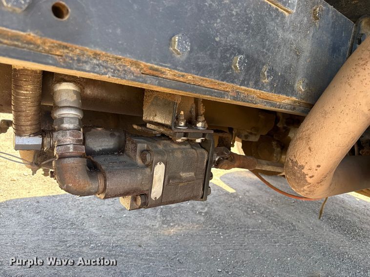 image for item DZ5338 1981 Mack R686ST dump truck