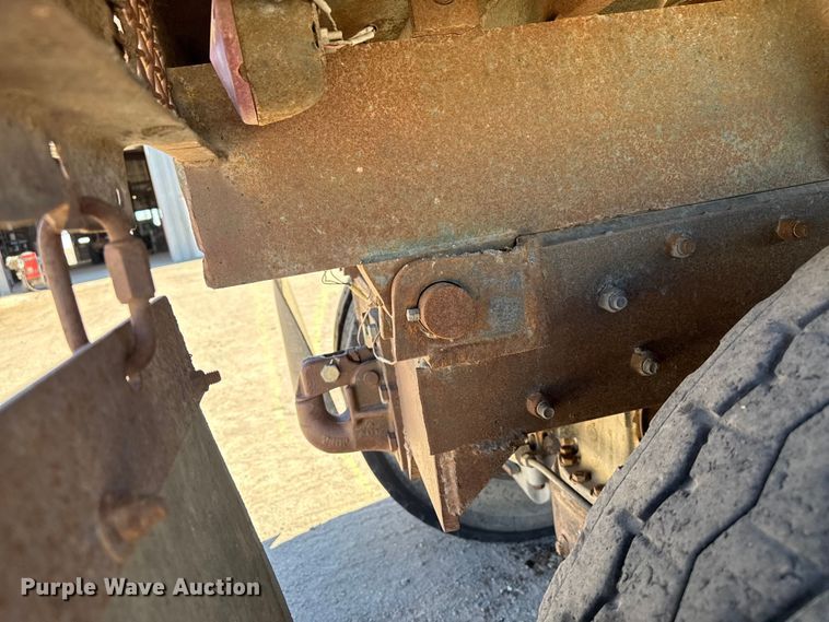 image for item DZ5338 1981 Mack R686ST dump truck