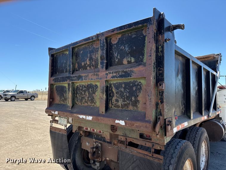image for item DZ5338 1981 Mack R686ST dump truck