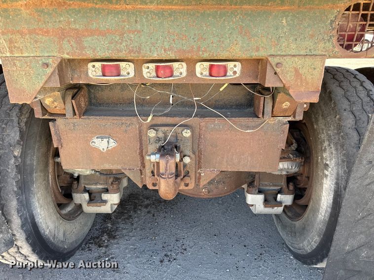image for item DZ5338 1981 Mack R686ST dump truck