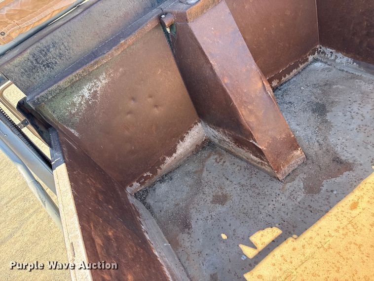 image for item DZ5338 1981 Mack R686ST dump truck