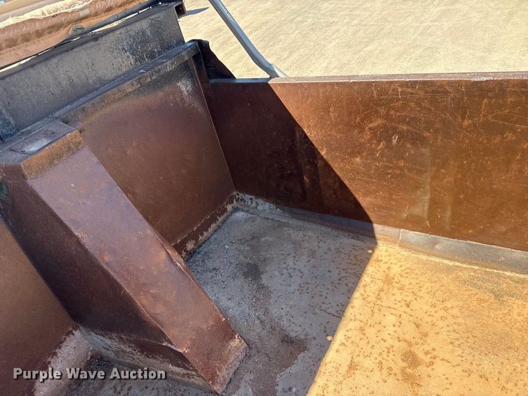 image for item DZ5338 1981 Mack R686ST dump truck