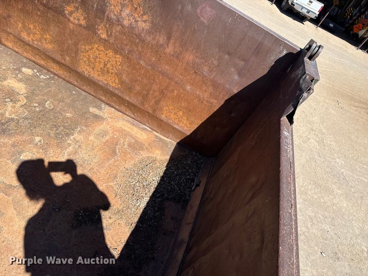 image for item DZ5338 1981 Mack R686ST dump truck