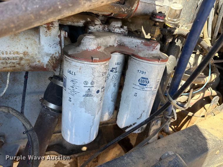 image for item DZ5338 1981 Mack R686ST dump truck