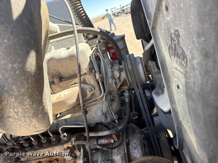 image for item DZ5338 1981 Mack R686ST dump truck