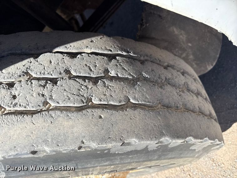 image for item DZ5338 1981 Mack R686ST dump truck