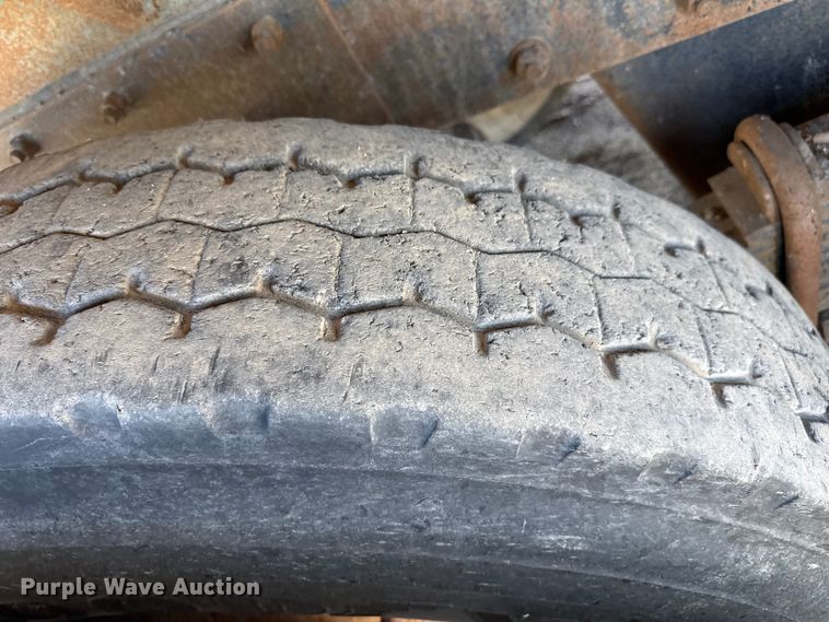 image for item DZ5338 1981 Mack R686ST dump truck