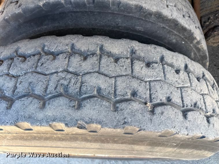 image for item DZ5338 1981 Mack R686ST dump truck