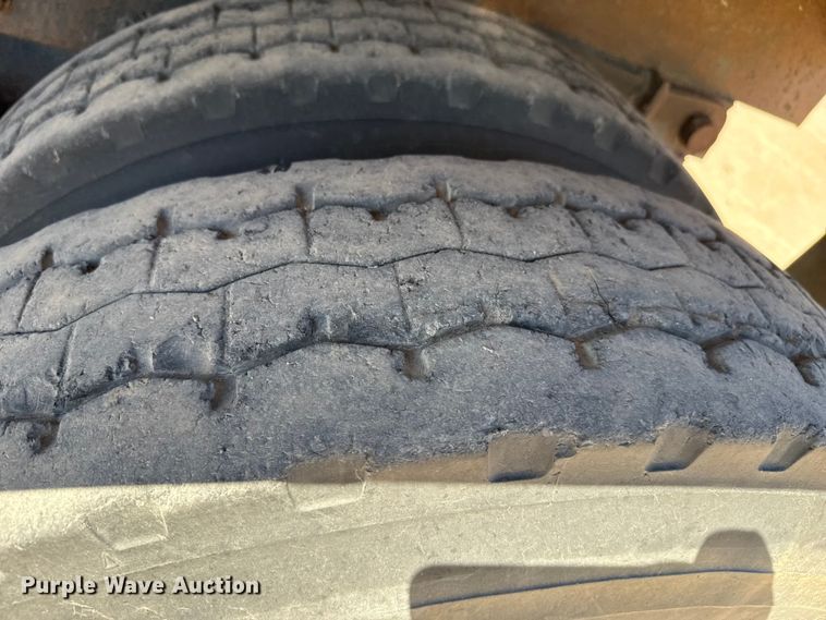 image for item DZ5338 1981 Mack R686ST dump truck