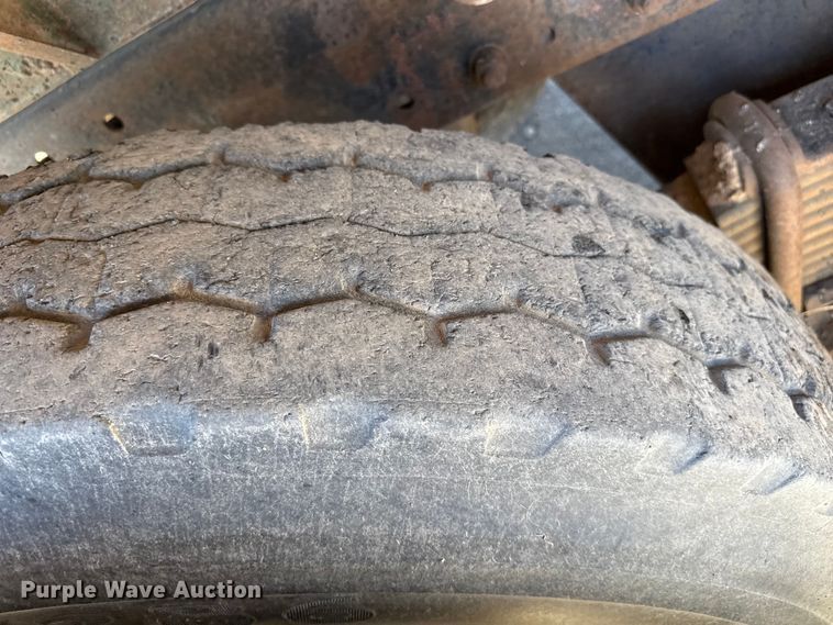 image for item DZ5338 1981 Mack R686ST dump truck