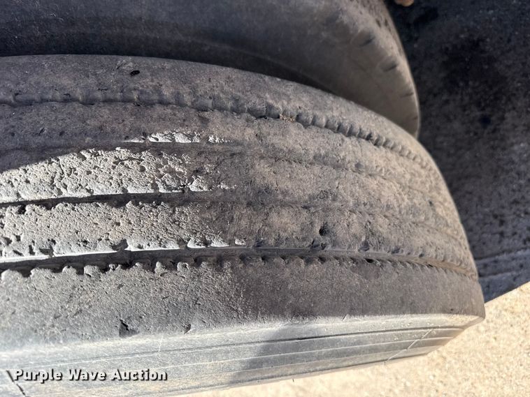 image for item DZ5338 1981 Mack R686ST dump truck