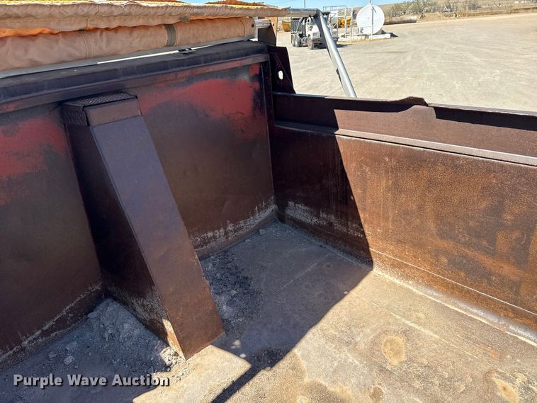 image for item DZ5339 1982 Mack R686ST dump truck