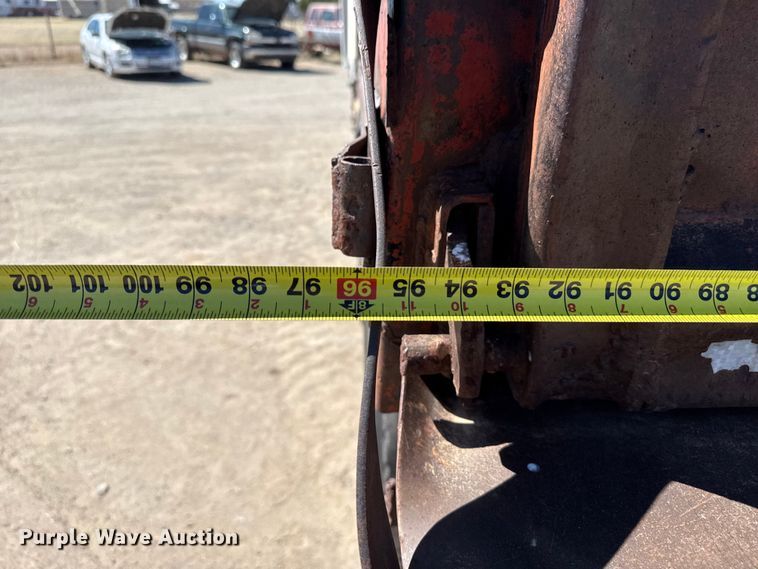 image for item DZ5339 1982 Mack R686ST dump truck