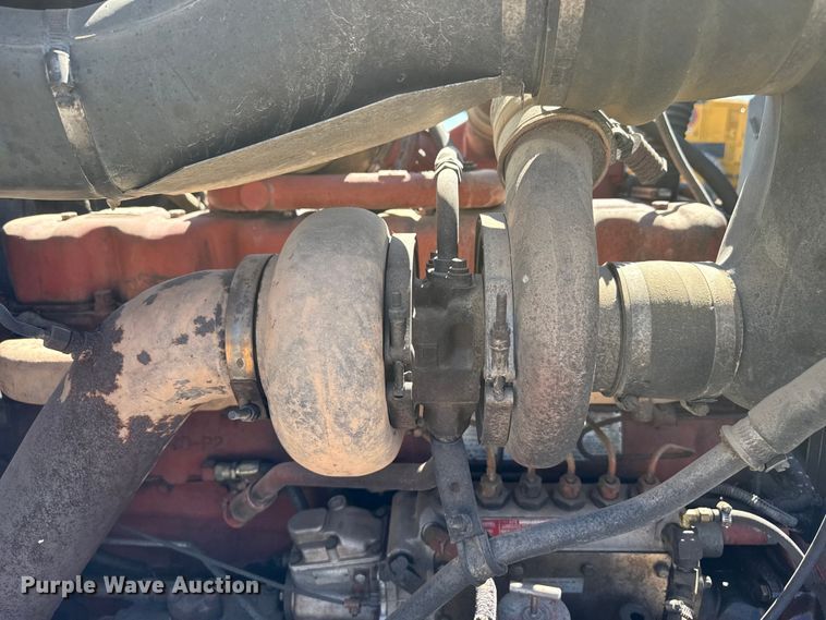 image for item DZ5339 1982 Mack R686ST dump truck