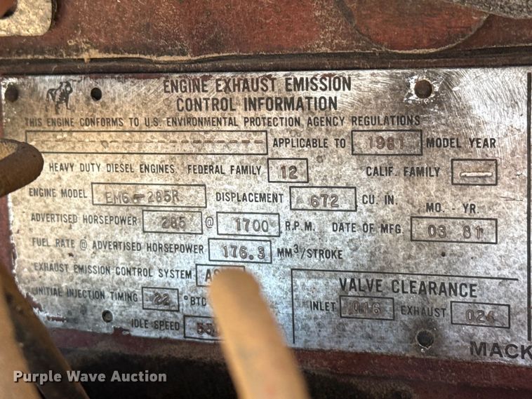 image for item DZ5339 1982 Mack R686ST dump truck