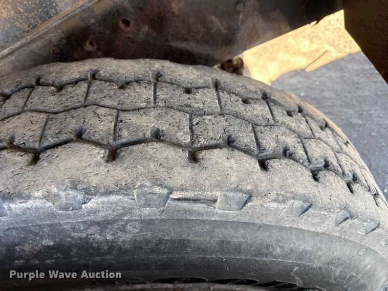 image for item DZ5339 1982 Mack R686ST dump truck