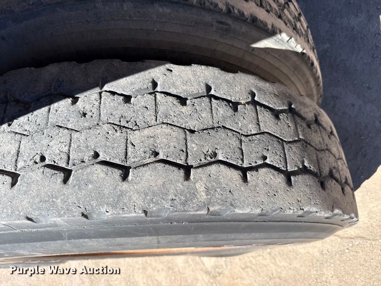 image for item DZ5339 1982 Mack R686ST dump truck