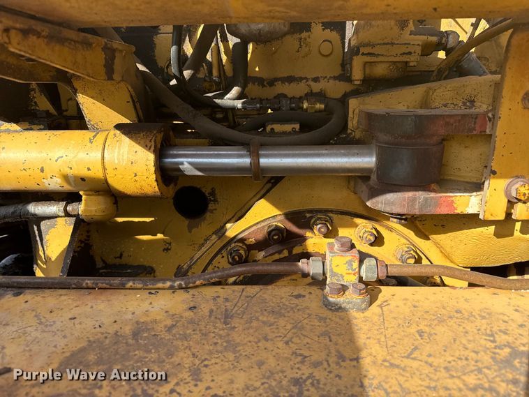 image for item DZ5354 1980 Caterpillar 140G motor grader